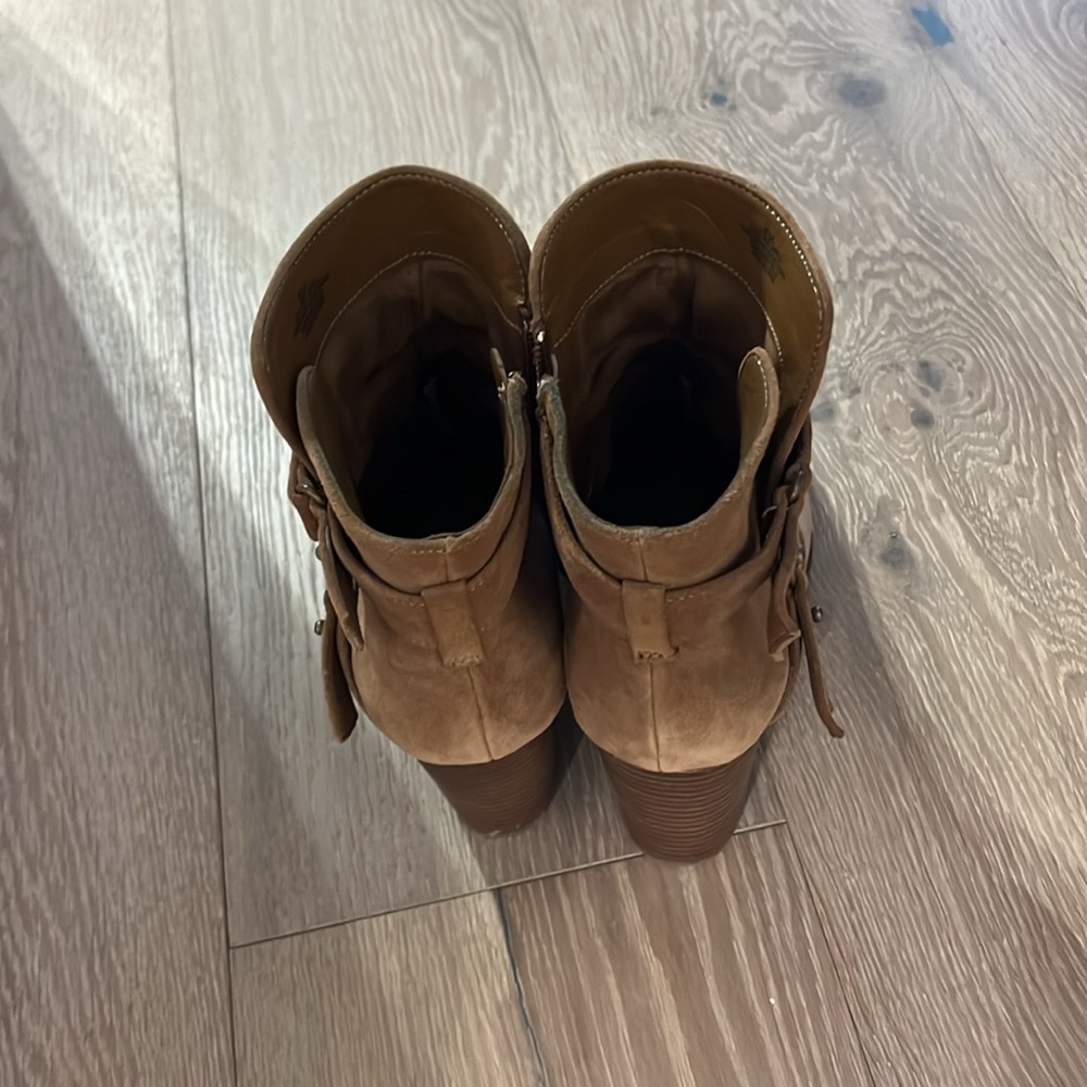 Boots - Picture 3 of 3